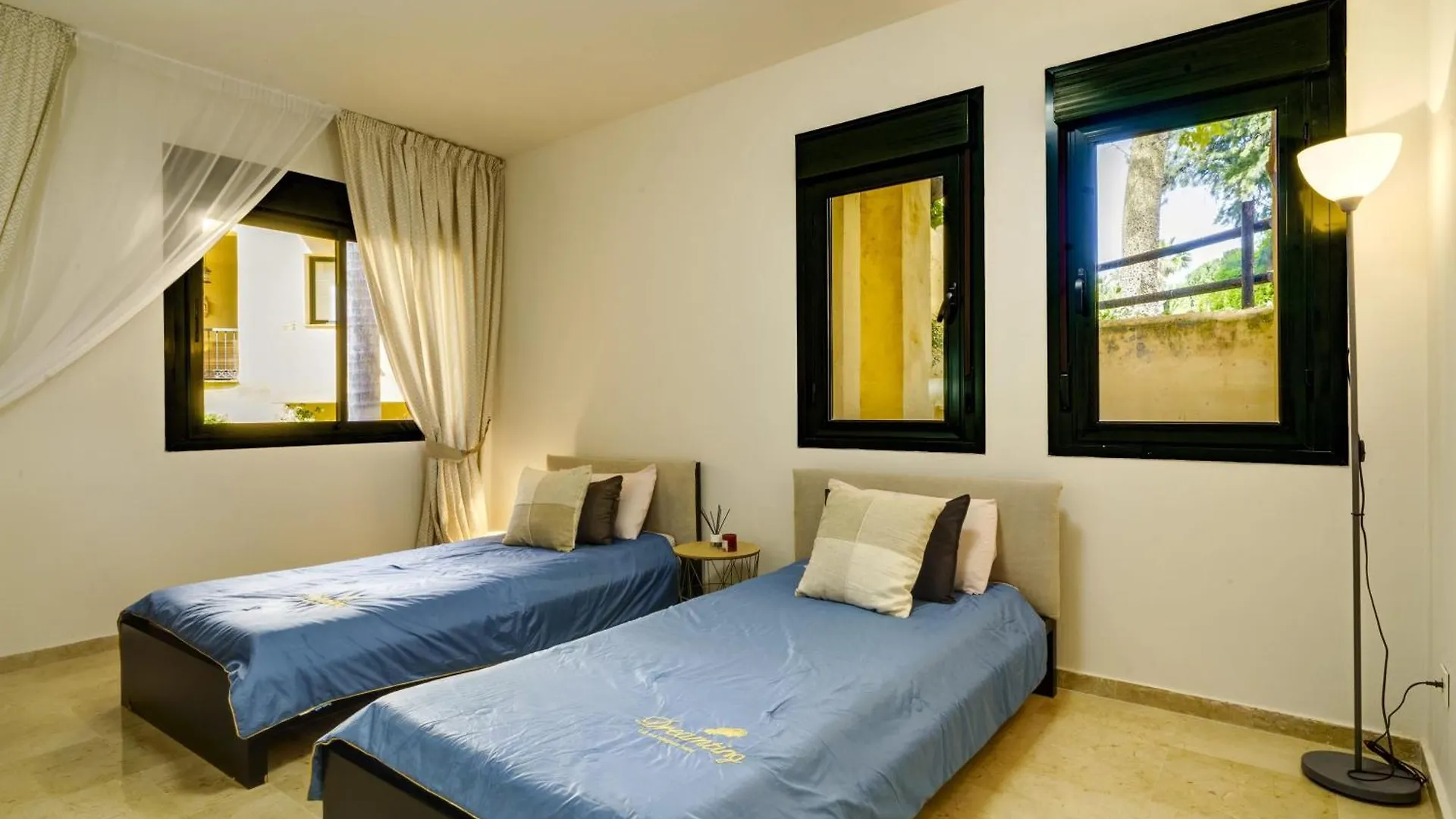 Heavean Garden Flat Estepona Spain